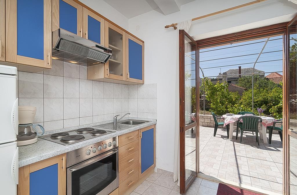 Apartments Jurica Постира Экстерьер фото