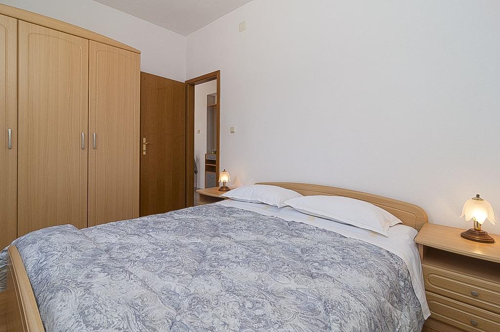 Apartments Jurica Постира Экстерьер фото