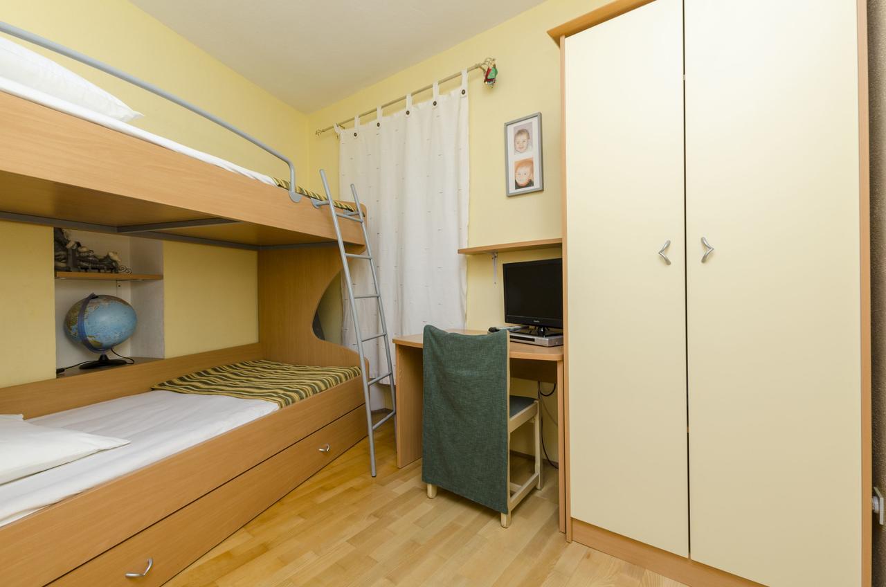 Apartments Jurica Постира Экстерьер фото